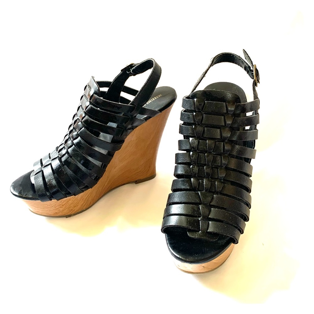 Black wedges